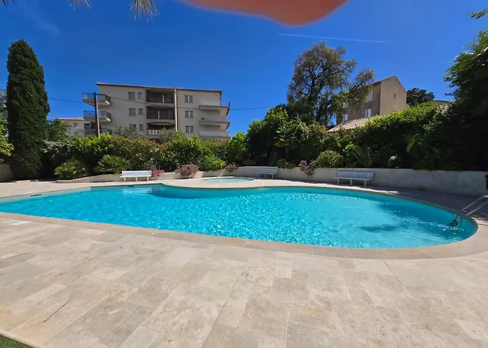 Et Centre سانت ماكسيم